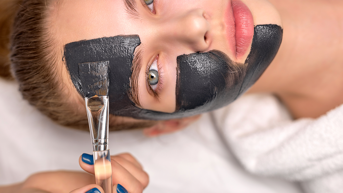 Hollywood Carbon Peel Alexandra Albadan Skincare Studio